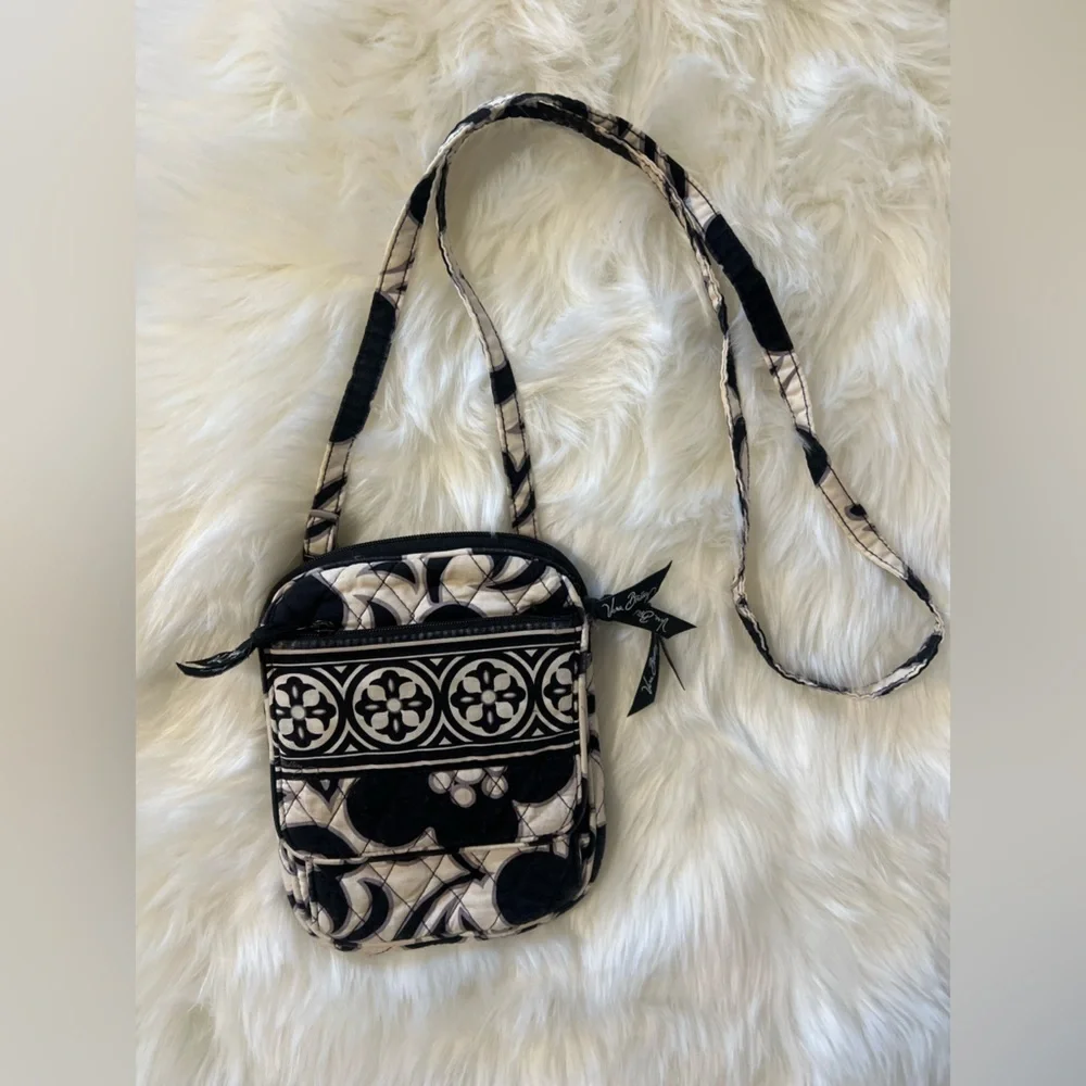 Vera Bradley cloth crossover bag with built in wallet black and white - Picture 1 of 10